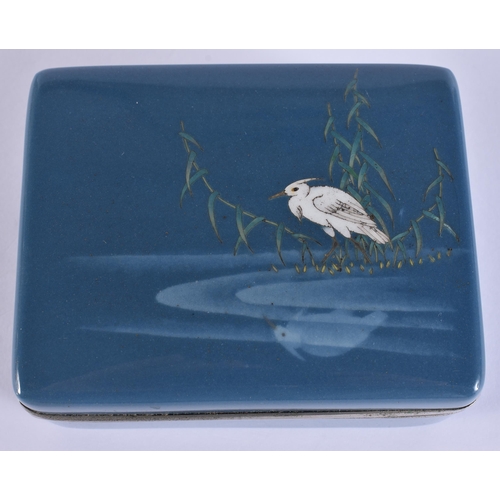 80B - AN EARLY 20TH CENTURY JAPANESE MEIJI PERIOD CLOISONNE ENAMEL BOX AND COVER decorated with a bird mir... 