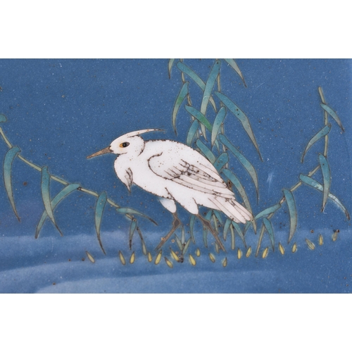 80B - AN EARLY 20TH CENTURY JAPANESE MEIJI PERIOD CLOISONNE ENAMEL BOX AND COVER decorated with a bird mir... 