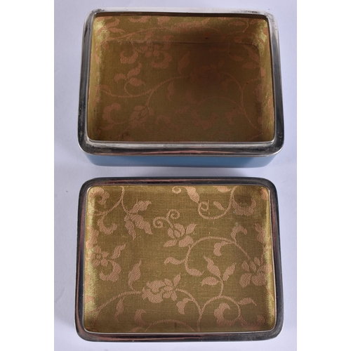 80B - AN EARLY 20TH CENTURY JAPANESE MEIJI PERIOD CLOISONNE ENAMEL BOX AND COVER decorated with a bird mir... 