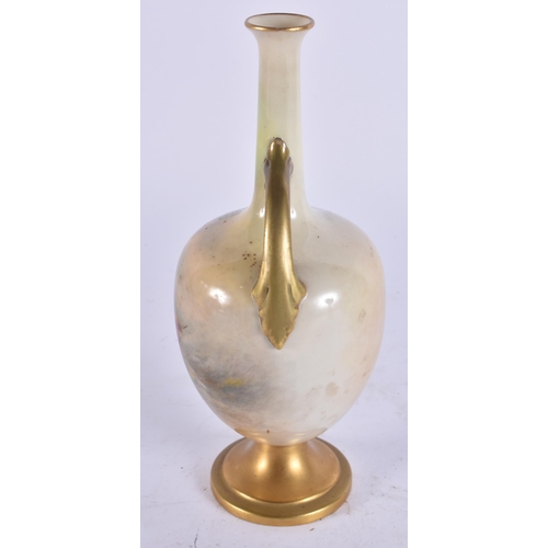 960 - A ROYAL WORCESTER TWIN HANDLED VASE by Harry Stinton. 19.5 cm high.