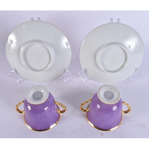 976 - A PAIR OF EARLY 19TH CENTURY FLIGHT BARR AND BARR WORCESTER CUPS AND SAUCERS. 14.75 cm wide. (4)