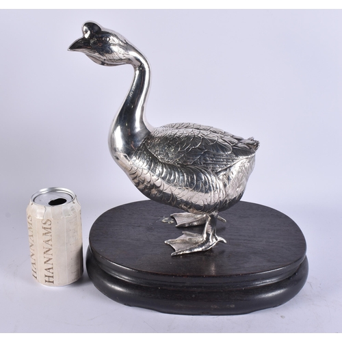 998 - A LOVELY LARGE LATE 19TH CENTURY JAPANESE MEIJI PERIOD SILVER OKIMONO OF A GOOSE. 1494 grams. Okimon... 