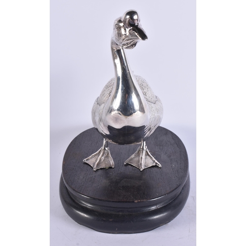 998 - A LOVELY LARGE LATE 19TH CENTURY JAPANESE MEIJI PERIOD SILVER OKIMONO OF A GOOSE. 1494 grams. Okimon... 