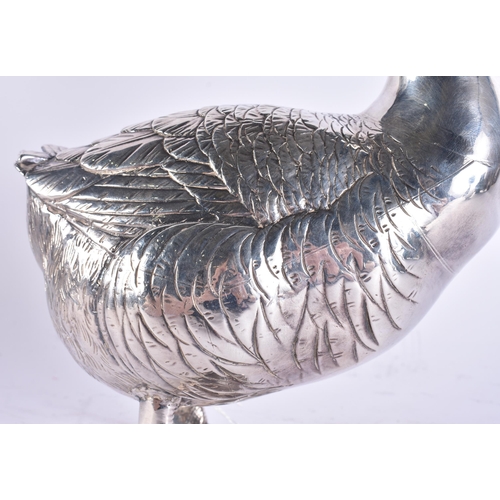 998 - A LOVELY LARGE LATE 19TH CENTURY JAPANESE MEIJI PERIOD SILVER OKIMONO OF A GOOSE. 1494 grams. Okimon... 