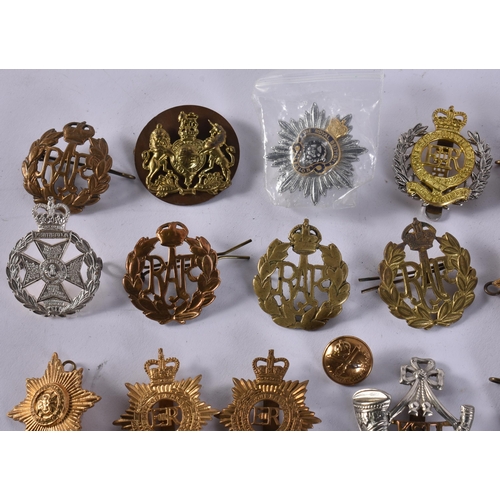 1014 - Mixed Military Cap Badges Inc Essex Yeo, KSLI, RAF, RA, Etc. (qty)