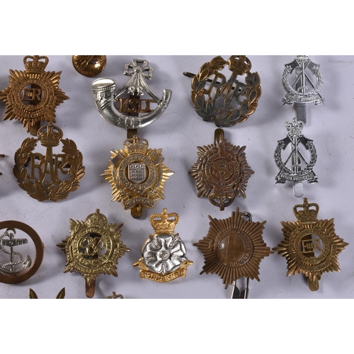 1014 - Mixed Military Cap Badges Inc Essex Yeo, KSLI, RAF, RA, Etc. (qty)