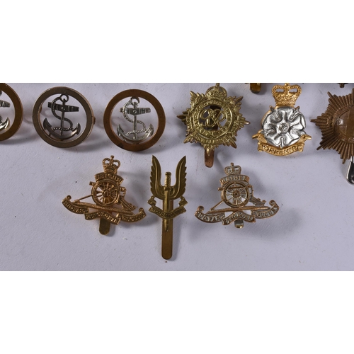 1014 - Mixed Military Cap Badges Inc Essex Yeo, KSLI, RAF, RA, Etc. (qty)