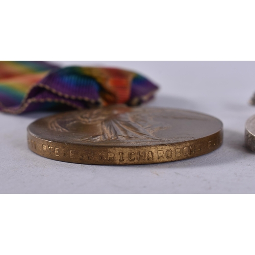 1018 - WW1 Medal Pair Named 35811 Pte E.B Richardson E. Surrey Regt. (2)