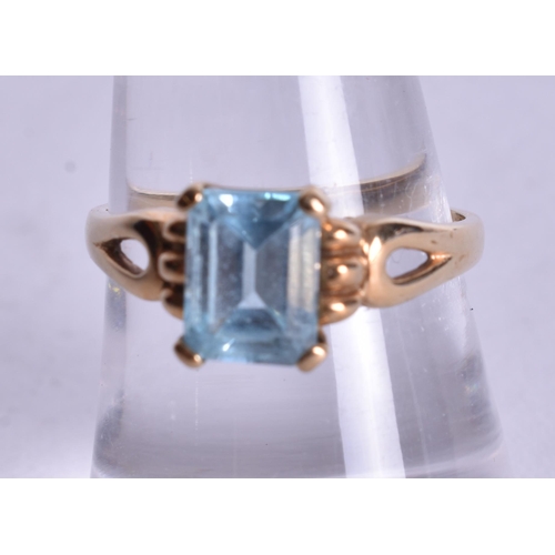 1085 - 9ct gold blue topaz solitaire ring (2.4g). O 1/2.
