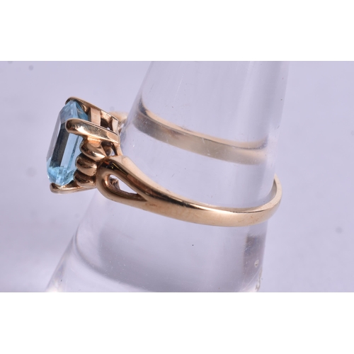 1085 - 9ct gold blue topaz solitaire ring (2.4g). O 1/2.