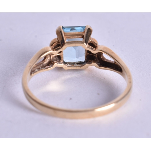 1085 - 9ct gold blue topaz solitaire ring (2.4g). O 1/2.