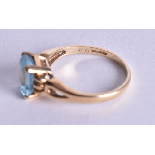1085 - 9ct gold blue topaz solitaire ring (2.4g). O 1/2.