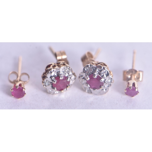 1135 - 2x 9ct gold ruby diamond stud earrings (1.3g). 0.75 cm x 0.75 cm.