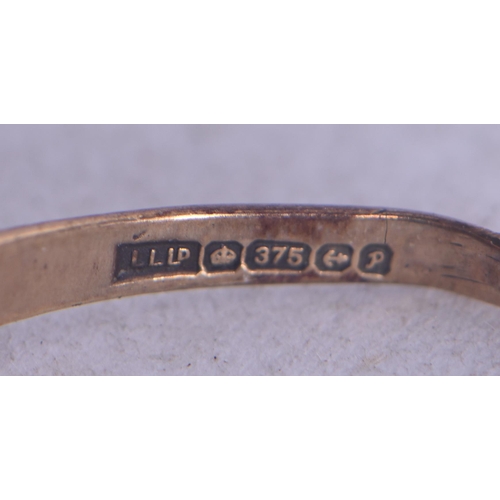 1189 - 9ct gold sapphire diamond cluster ring (1.6g). I.