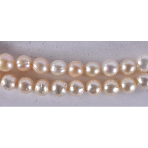 1266 - A PEARL NECKLACE. 78 grams. 45 cm long.