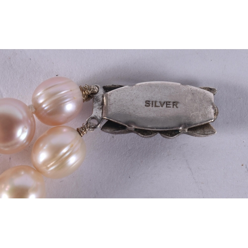 1266 - A PEARL NECKLACE. 78 grams. 45 cm long.