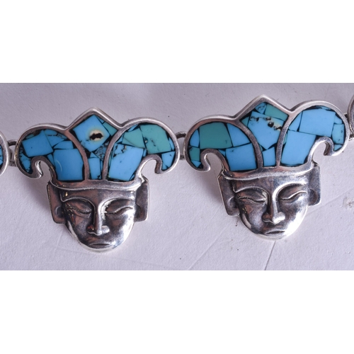 1299 - A SILVER AND TURQUOISE NECKLACE. 93 grams. 50 cm long.