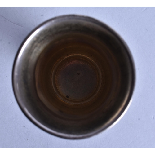 1303 - AN ANTIQUE RUSSIAN SILVER VODKA TOT. 30.6 grams. 6.5 cm x 4.25 cm.