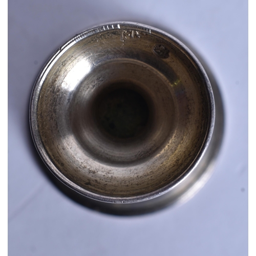 1303 - AN ANTIQUE RUSSIAN SILVER VODKA TOT. 30.6 grams. 6.5 cm x 4.25 cm.