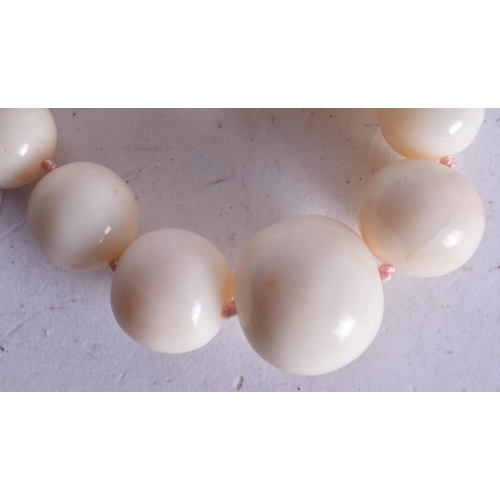 1353 - A NECKLACE. 58 grams. 74 cm long.