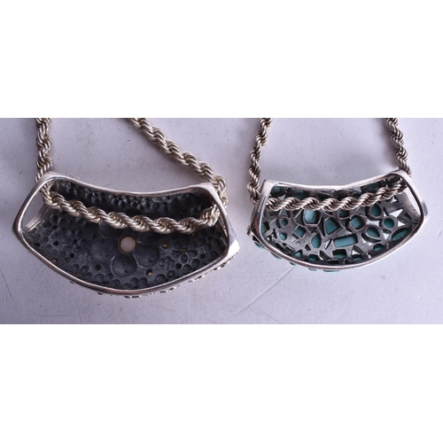 1432 - Collection of Sterling Silver Necklaces inc. Chains, Pendants x 2 (132g).