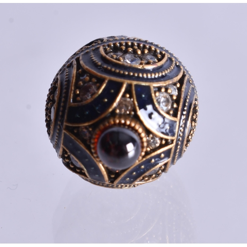 1471 - A Silver Gilt and Enamel Gem Set Pendant.  2.9cm x 1.5cm, weight 5.9g