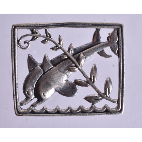 1517 - A Sterling Silver Dolphin Brooch.  2.8cm x 3.3cm, weight 9.1g