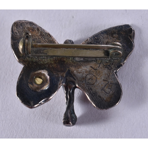 1606 - An Arts and Crafts Silver Butterfly Brooch.  2.8cm x 2.4cm, weight 5.1g