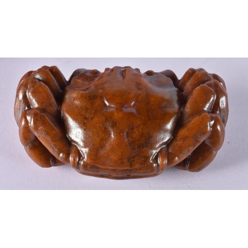 1667 - A Carved Hardstone Crab.  10.5cm x 6cm x 3.5cm, weight 307g