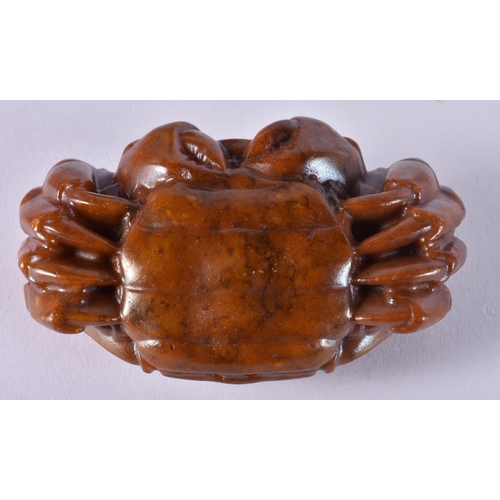 1667 - A Carved Hardstone Crab.  10.5cm x 6cm x 3.5cm, weight 307g