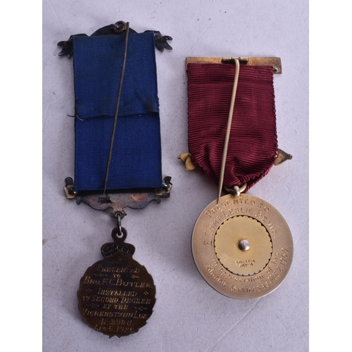 1702 - Masonic & RAOB Boxed Jewels Inc Bayard Chapter & Vickers Town (2)