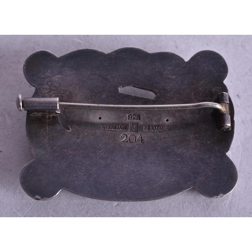 1796 - A Danish Sterling Silver Bird Brooch by Georg Jensen.  Stamped GJ.  2.9cm x 3.8cm, weight 11.1g