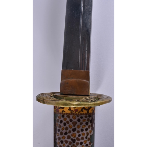 1939 - A 19TH CENTURY JAPANESE MEIJI PERIOD CLOISONNE ENAMEL SAMURAI SWORD within a later lacquered case. 6... 