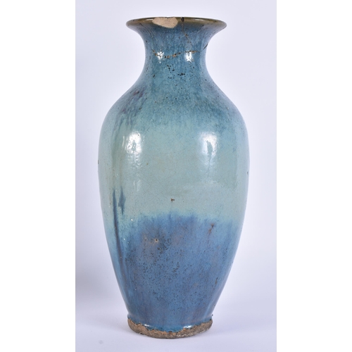 1942 - AN 18TH/19TH CENTURY CHINESE JUNYAO GLAZED STONEWARE VASE. 25 cm high.