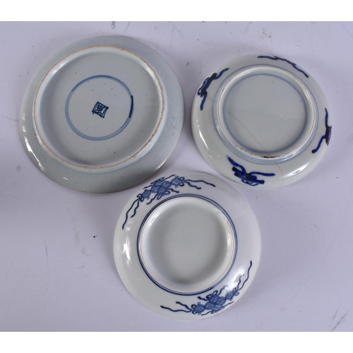 2015 - THREE 18TH CENTURY JAPANESE EDO PERIOD BLUE AND WHITE DISHES. Largest 18 cm wide. (3)