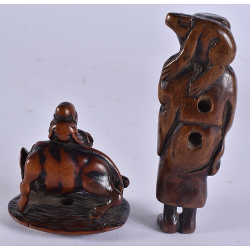 2021 - TWO 18TH CENTURY JAPANESE EDO PERIOD CARVED WOOD NETSUKES. Largest 8 cm long. (2)
