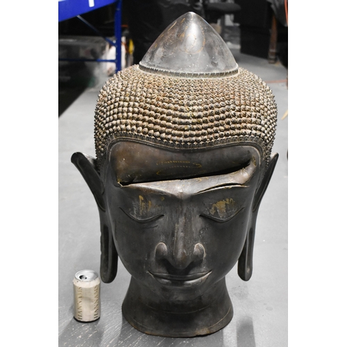 2091 - A MONUMENTAL ANTIQUE SOUTH EAST ASIAN THAI BRONZE BUDDHA HEAD. 75 cm x 37 cm x 35 cm.