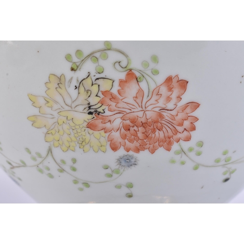 2121 - AN EARLY 20TH CENTURY CHINESE FAMILLE ROSE PORCELAIN KAMCHENG BOWL AND COVER painted with flowers. 2... 