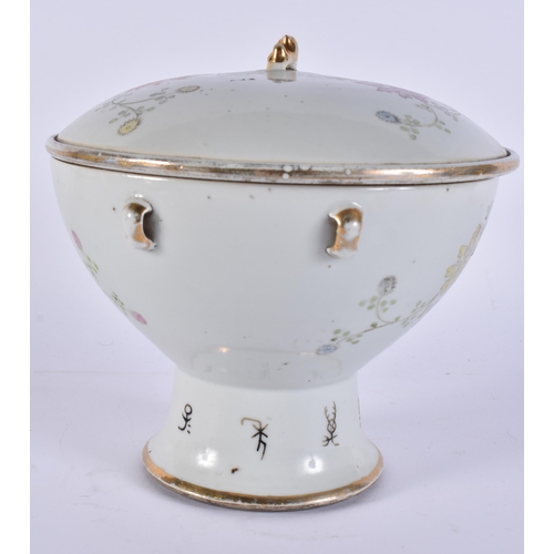 2121 - AN EARLY 20TH CENTURY CHINESE FAMILLE ROSE PORCELAIN KAMCHENG BOWL AND COVER painted with flowers. 2... 