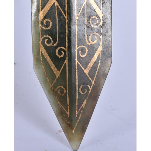 2160 - A CHINESE GOLD INLAID JADE KNIFE. 22 cm long. WE ARE UNABLE TO OFFER IN HOUSE SHIPPING ON THIS LOT