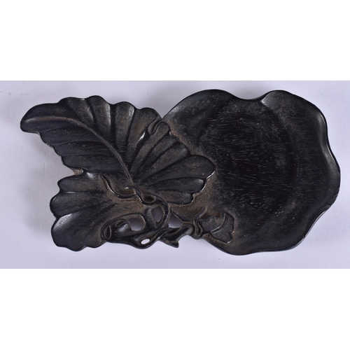 2192 - AN 18TH CENTURY CHINESE CARVED ZITAN WOOD SCHOLARS LEAF DISH Qianlong. 13.5 cm x 6.5 cm.
