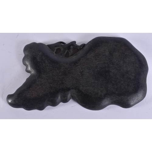 2192 - AN 18TH CENTURY CHINESE CARVED ZITAN WOOD SCHOLARS LEAF DISH Qianlong. 13.5 cm x 6.5 cm.