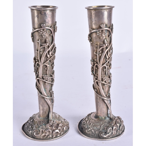 2199 - A PAIR OF 19TH CENTURY CHINESE EXPORT SILVER VASES Qing. 467 grams overall. 14.5 cm high.