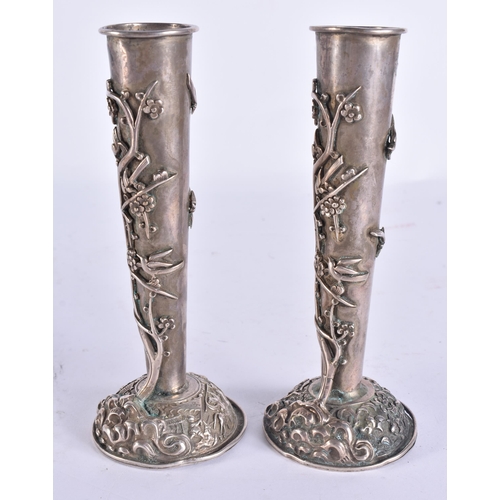 2199 - A PAIR OF 19TH CENTURY CHINESE EXPORT SILVER VASES Qing. 467 grams overall. 14.5 cm high.