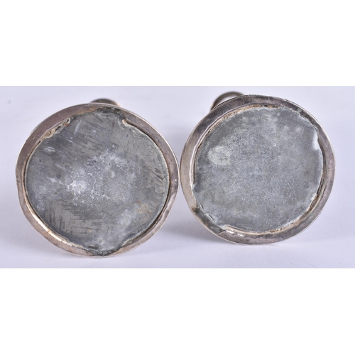 2199 - A PAIR OF 19TH CENTURY CHINESE EXPORT SILVER VASES Qing. 467 grams overall. 14.5 cm high.