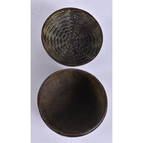 2210 - A JAPANESE BRONZE CRAB BOX AND COVER. 8 cm diameter.