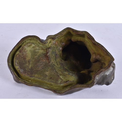 2226 - A JAPANESE BRONZE BUDDHA. 421 grams. 12 cm x 7 cm.