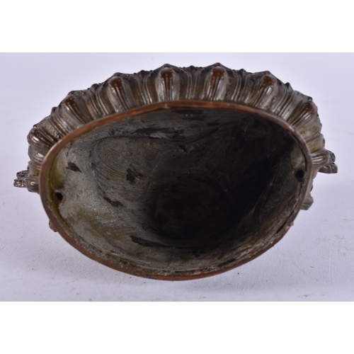 2285 - A CHINESE BRONZE BUDDHA. 777 grams. 15 cm x 12 cm.