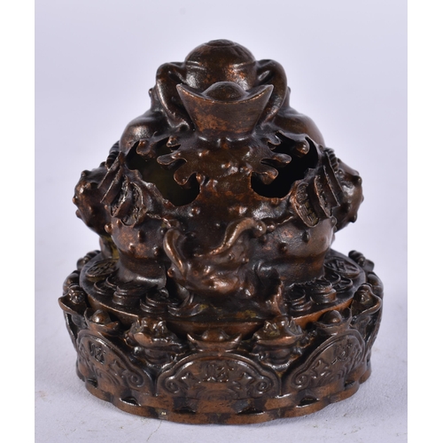 2308 - A JAPANESE BRONZE CENSER AND COVER. 196 grams. 6.25 cm x 6.5 cm.