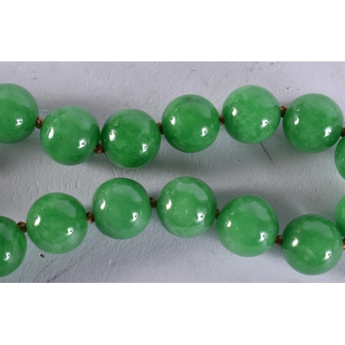 2314 - A CHINESE DIAMOND AND JADEITE NECKLACE. 160 grams. 60 cm long.